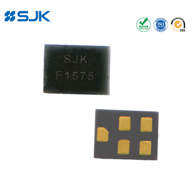 46.79 MHz Filtro per seghe montato in superficie con perdita di inserimento di 0,5 dB e rigetto di 50 dB